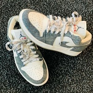 AIR JORDAN W'S AIR JORDAN 1 RETRO LOW, denim.